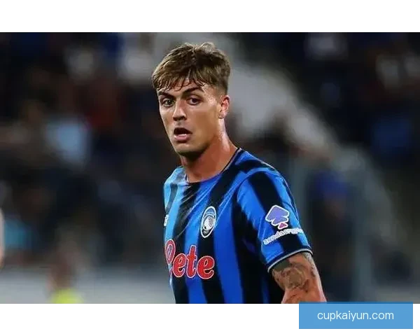 马尔蒂尼战术地位解析：展现防守大师的战略价值与场上影响力